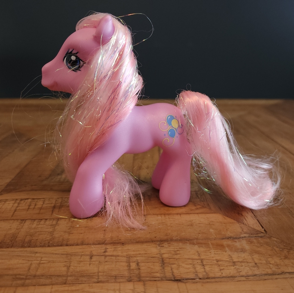 2007 Hasbro G3 My Little Pony Winter Pinky Pie Pink Toy Horse Figure